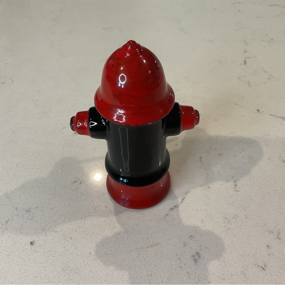 Vintage Fire Hydrant Salt Shaker Made in Japan by Tilso a ceramic piece. No Dog. - Picture 2 of 6